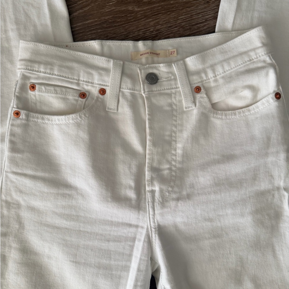 Levi's Women's Wedgie Straight Leg Jeans - White - Picture 4 of 12